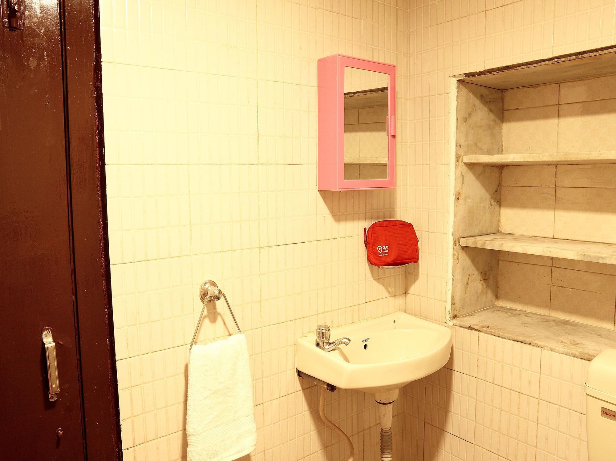 Oyo Chandni Chowk Metro Station Hotel